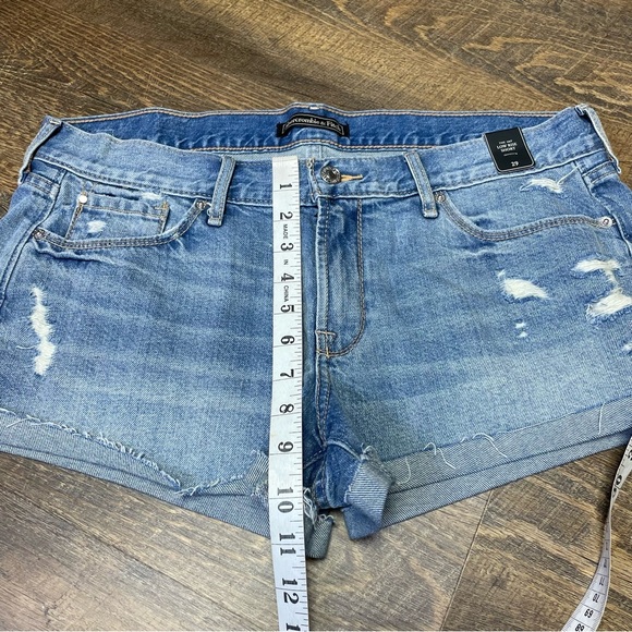 NEW Abercrombie & Fitch Low Rise Denim Jean Cuffed Shorts Womens 29 Distressed - Picture 3 of 7